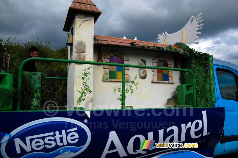 L'église Nestlé Aquarel dans la caravane publicitaire