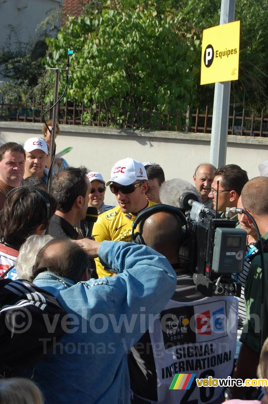 Fabian Cancellara (CSC) in de gele trui (1)