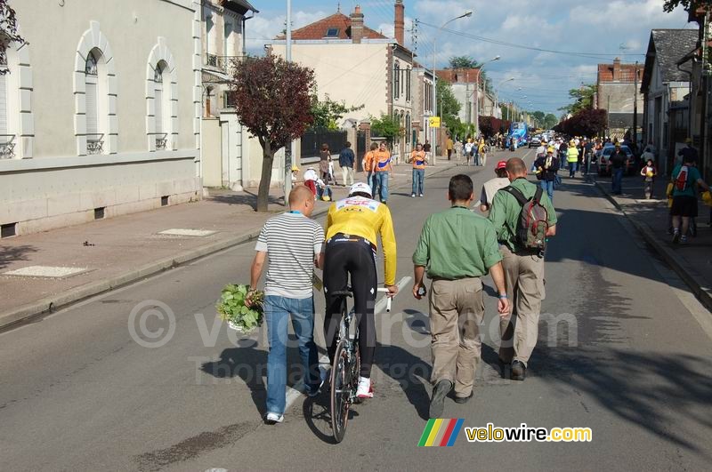 Fabian Cancellara (CSC) wearing the yellow jersey (2)