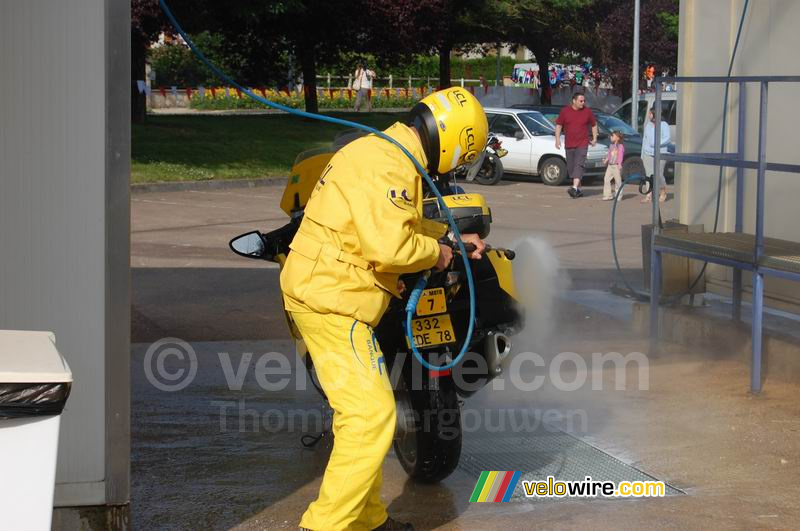 De dagelijkse wasbeurt van de LCL motor