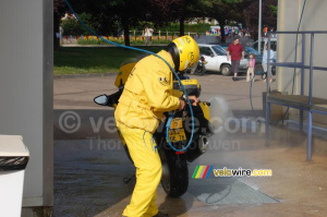 The daily wash of LCL's motor (642x)