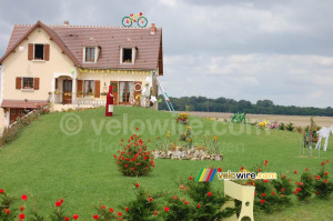 Une maison richement décorée pas très loin de Chablis (544x)