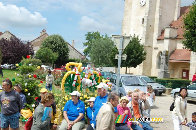 Nitry, très joliment décorée (5)