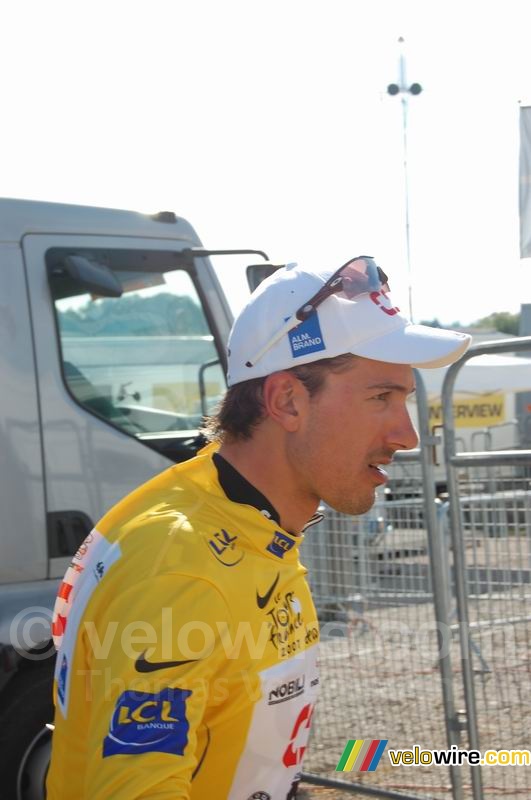 Fabian Cancellara (CSC) wearing the yellow jersey (6)