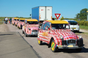 The Cochonou 2CV's (874x)
