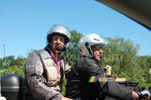 Gio Lippens and his driver Guido van Calster for NOS Radio Tour de France (1321x)