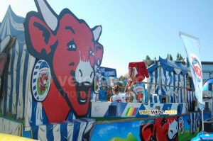 The truck of the La Vache Qui Rit advertising caravan (635x)