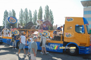 The truck of the PMU advertising caravan in Bourg-en-Bresse (545x)