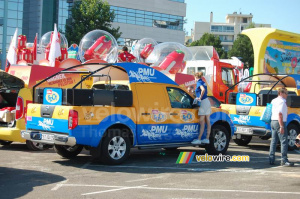 The PMU advertising caravan in Bourg-en-Bresse (515x)
