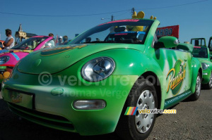 La New Beetle de la caravane publicitaire Panach' (552x)
