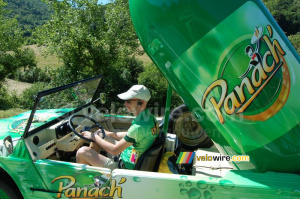Jérôme dans la Citroën Méhari de Panach' (568x)