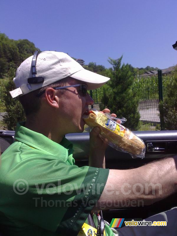 In the advertising caravan you eat your lunch while driving: Kevin