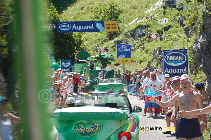 The Panach' advertising caravan at 15 km from the finish