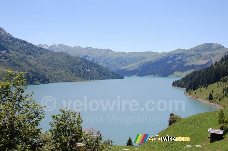 The lake of the Barrage de Roselend (1)