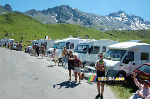 Spectators on the Cormet de Roselend (336x)