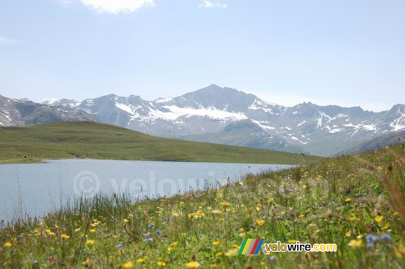 Vue depuis le Lac de l'Ouillette à Val d'Isère