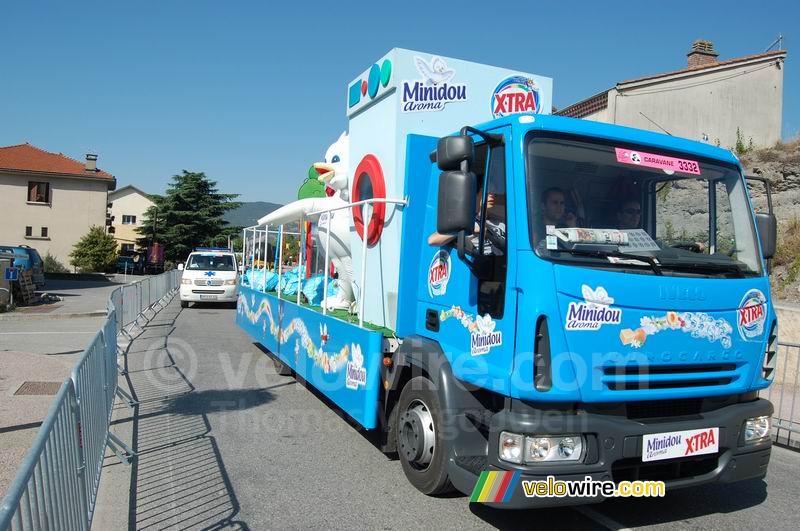 The X-Tra Minidou advertising caravan (2)