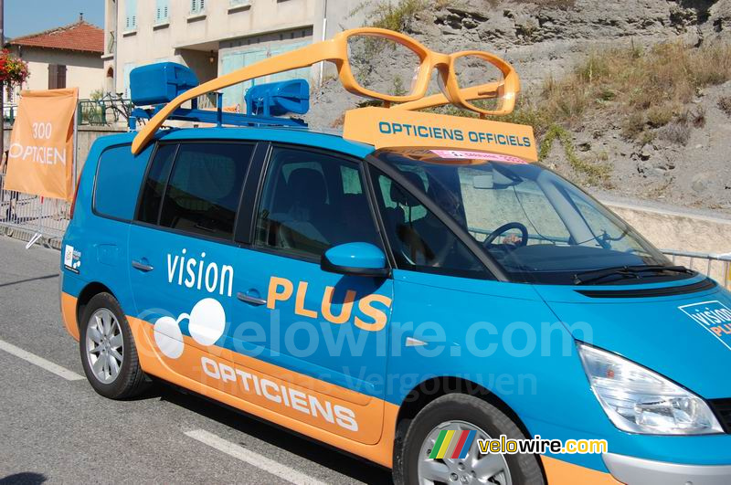 La caravane publicitaire Vision Plus (1)