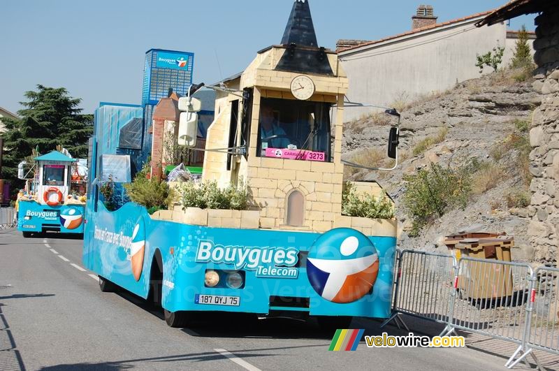 The Bouygues Telecom advertising caravan (1)