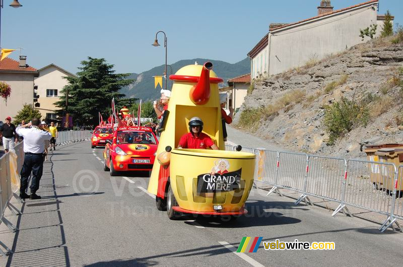 La caravane publicitaire Café Grand Mère (1)