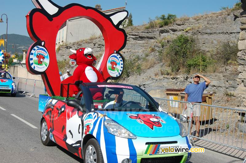 The La Vache Qui Rit advertising caravan (2)