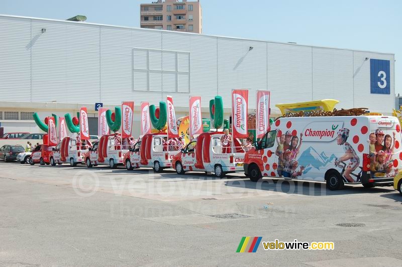 The Champion advertising caravan at the parking in Marseille