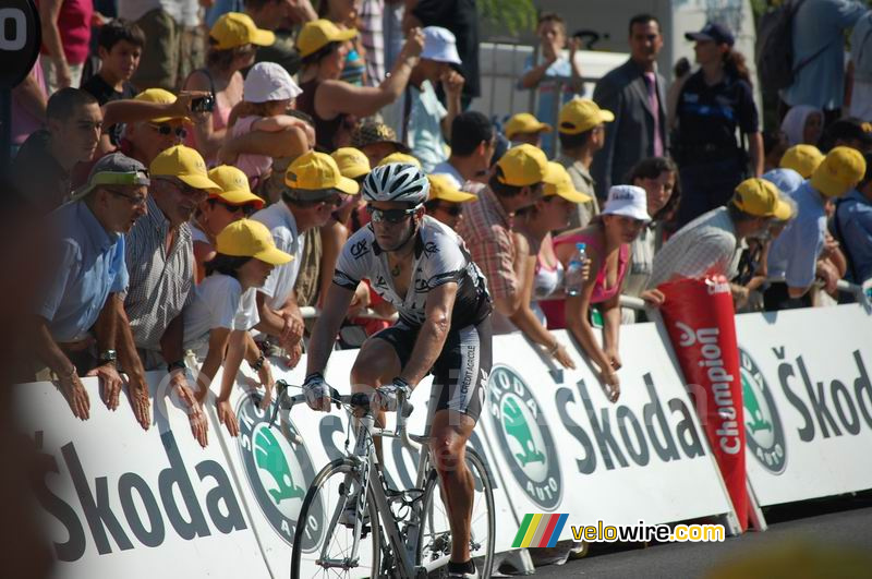 Julian Dean (Crédit Agricole) arrives at the 80th place