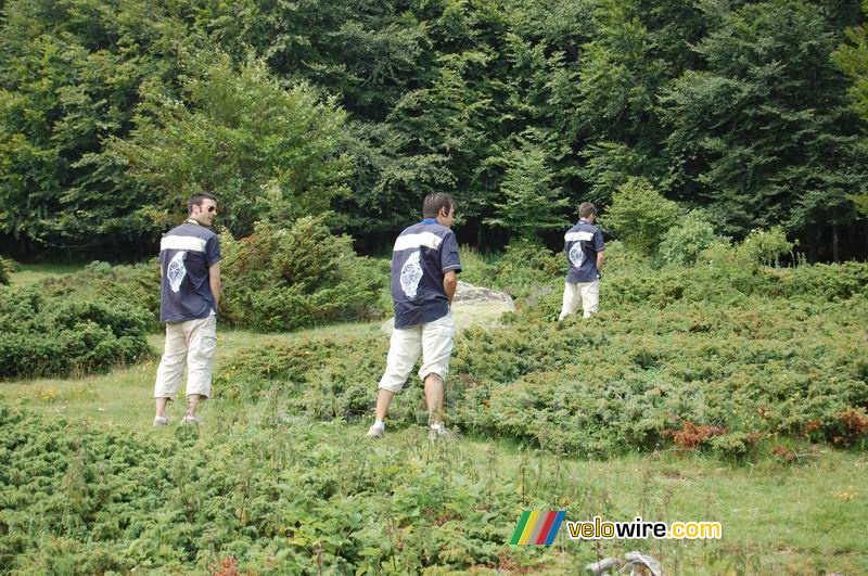 A toilet break for the Festina advertising caravan