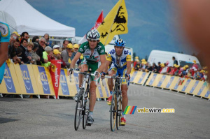 Patrice Halgand (Crédit Agricole) & Stéphane Goubert (AG2R) au Plateau-de-Beille (704x)