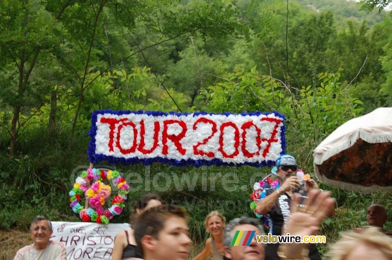 Tour 2007: decoration in Mauleon-Barousse
