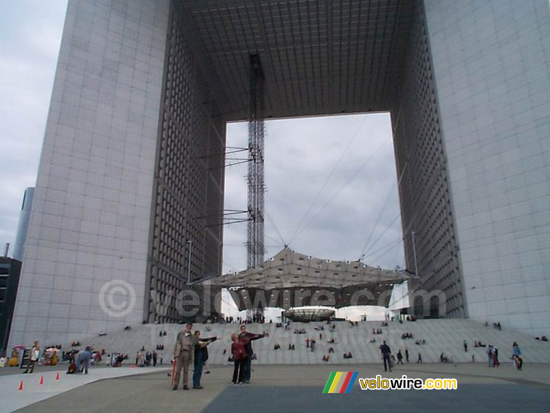 La Défense - La Grande Arche, Jorg, Meggie, Isabelle & Cédric