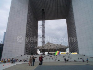 La Défense - La Grande Arche, Jorg, Meggie, Isabelle & Cédric (222x)