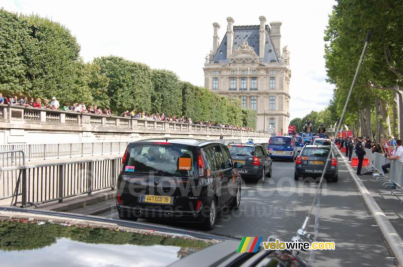 De retour à Paris : près du Louvre