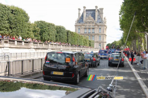 De retour à Paris : près du Louvre (493x)