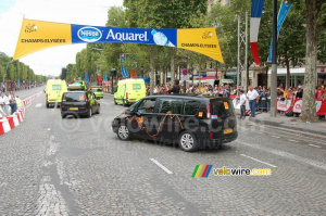 Orange sur les Champs Elysées (2) (448x)