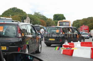 Orange sur la Place de la Concorde : en route vers le parking (410x)