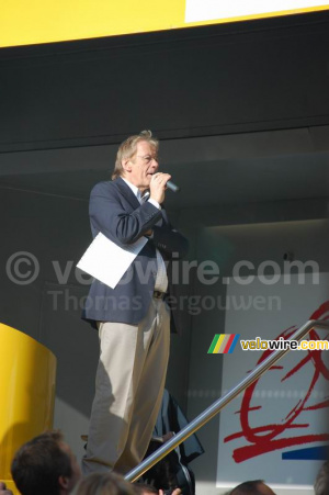 Daniel Mangeas, également le speaker sur Paris-Tours (715x)