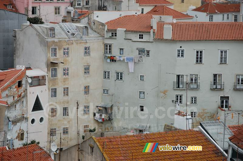 Une maison construite là où l'autre s'arrêtait