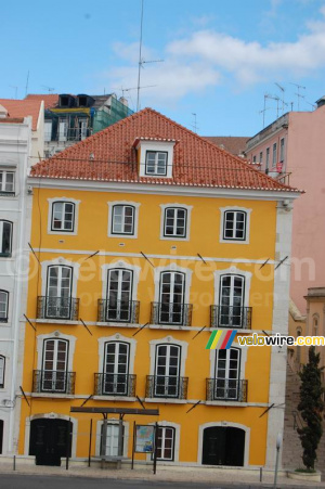 A yellow house in the Rua São Bento (543x)