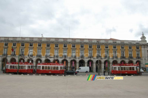 Trams on the Praça do Comércio (596x)