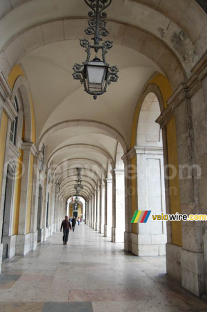 The passage in front of the Ministry of Finance (613x)