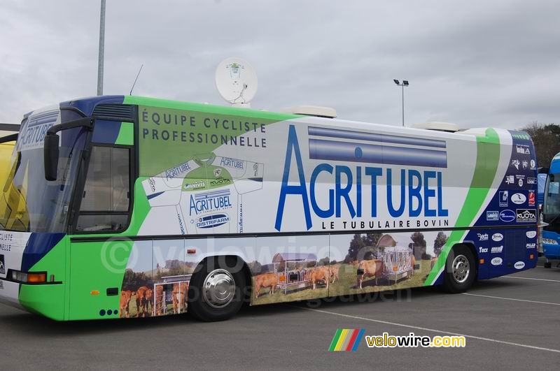 Le bus de l'équipe Agritubel