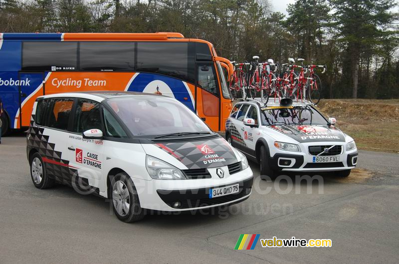 Two cars of the Caisse d'Epargne team