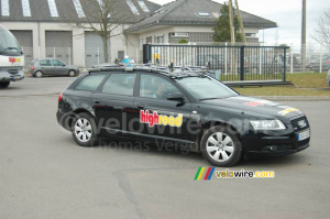 A black Audi of the Team High Road (738x)