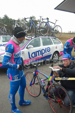 Last time saddle adjustments at Lampre (563x)
