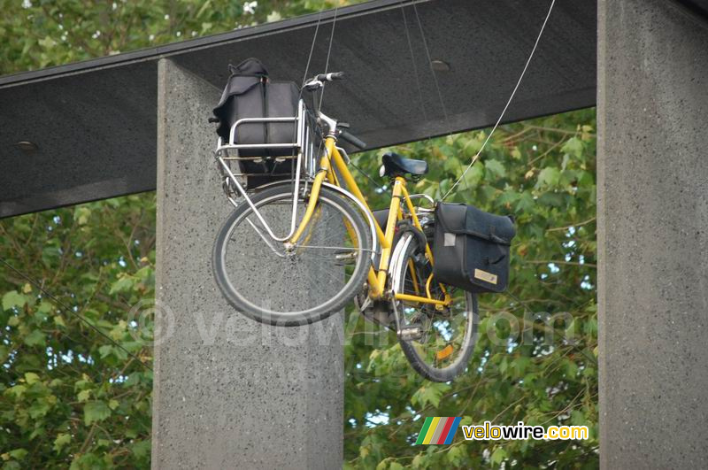 Présentation des équipes : un vélo de facteur