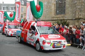 Champion advertising caravan (1) (764x)