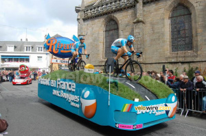 Bouygues Telecom advertising caravan (741x)