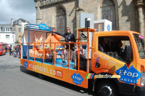 Etap Hotel advertising caravan (2) (610x)