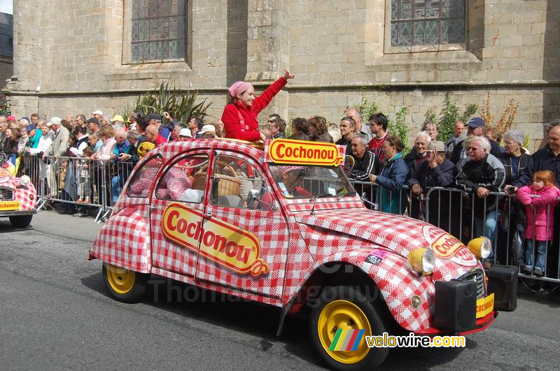 Cochonou advertising caravan (2)